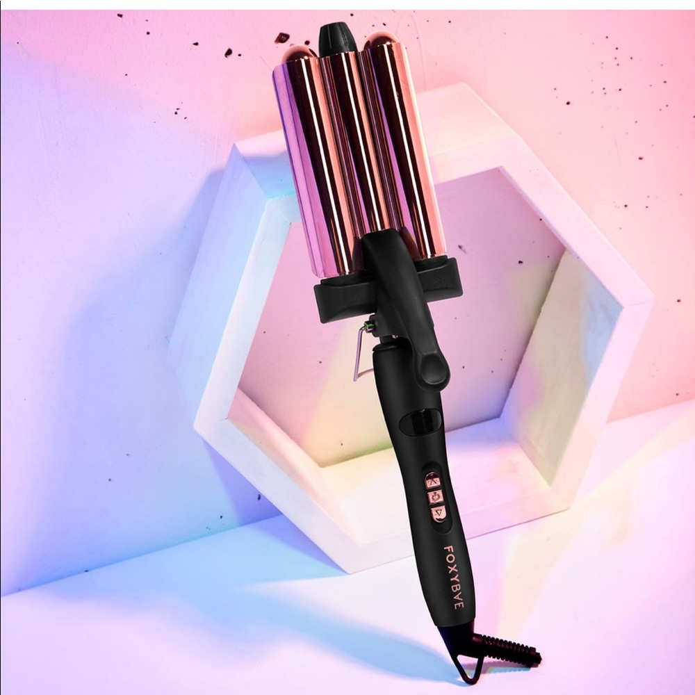 Foxybae Triple Waver Curling Iron